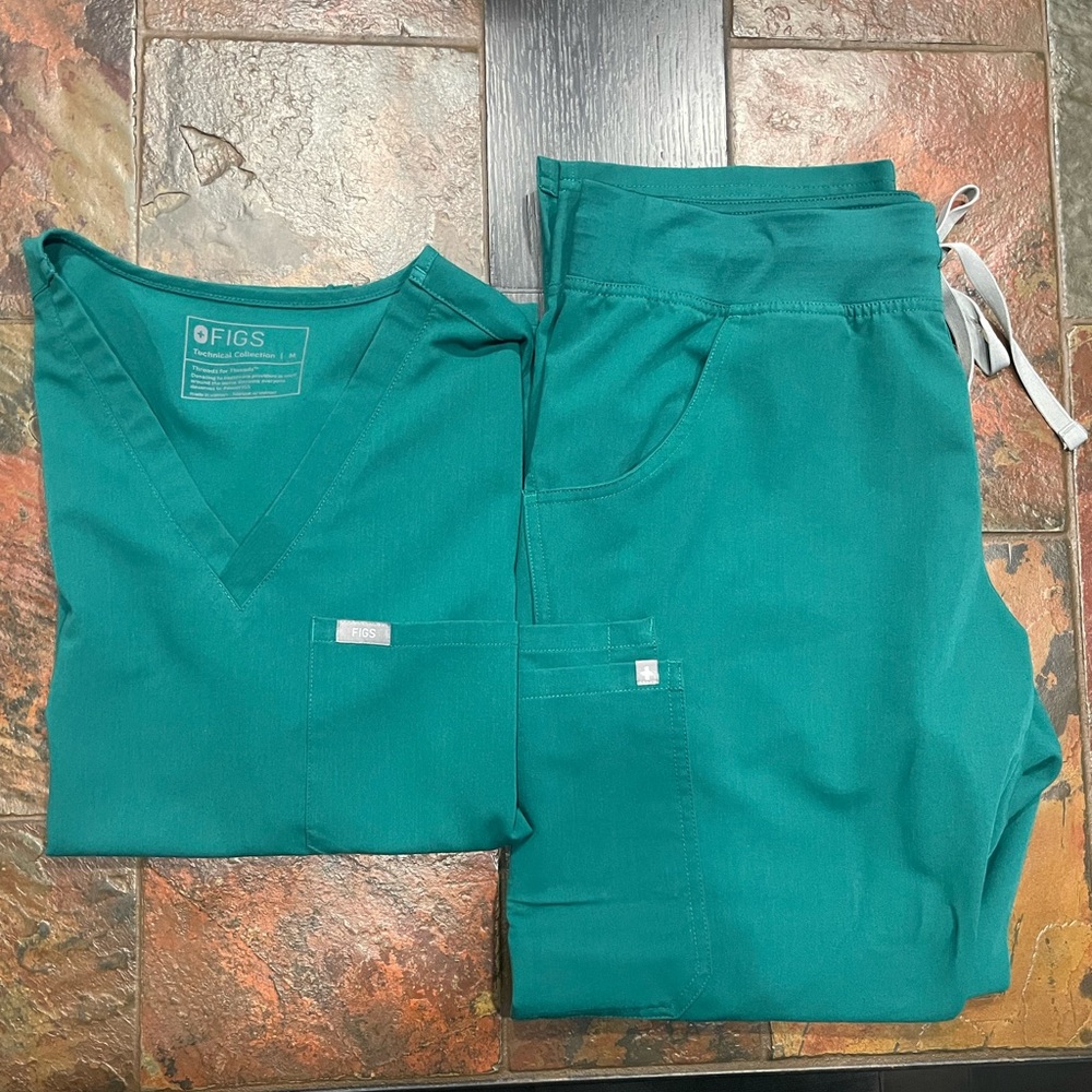 Figs Catarina Top and Kade Bottom Scrubs Set